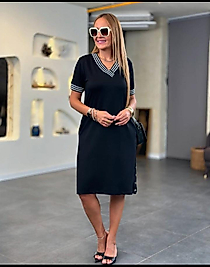 Kısa Kollu V Yakalı Yanlardan Yırtmaçlı Siyah  Midi Boy Elbise